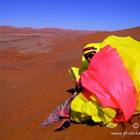 www.phototeam-nature.com-antognelli-namibie-sossuvlei-parapente