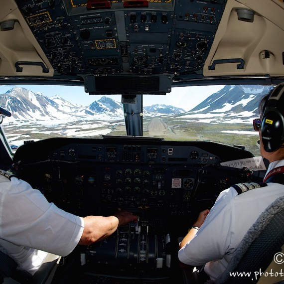 www.phototeam-nature.com-antognelli-greenland-expedition-kayak-avion-kulusuk