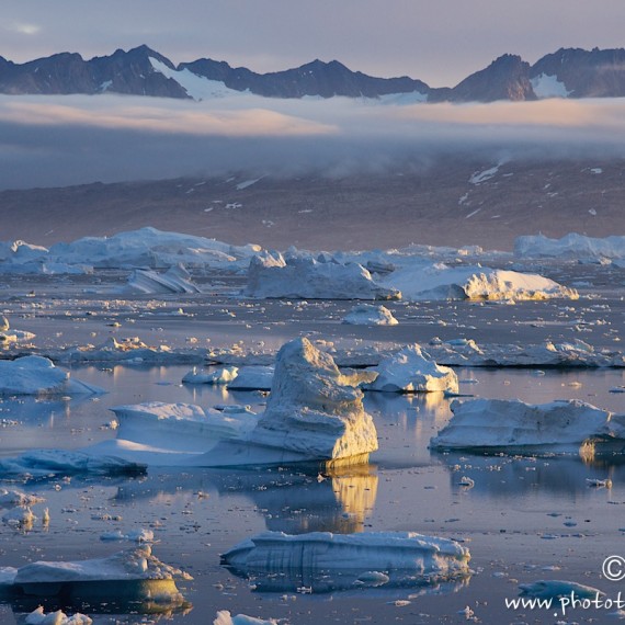 www.phototeam-nature.com-antognelli-greenland-expedition-kayak-fjord Sermilik