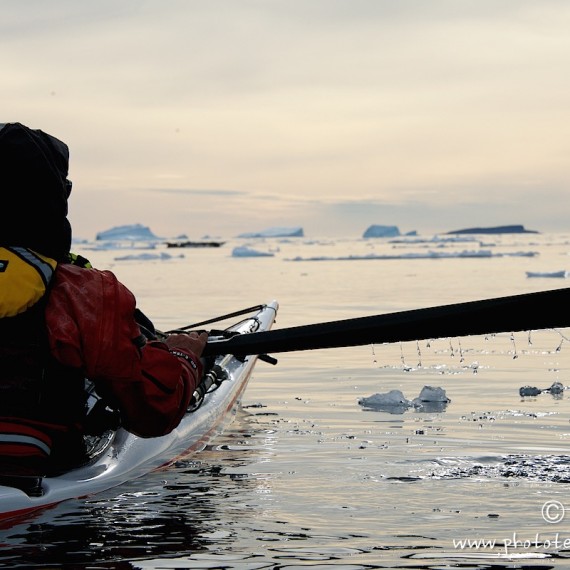 www.phototeam-nature.com-antognelli-greenland-kayak-expedition-nuussuaq-kokatat-sea kayaking UK- northern light paddle