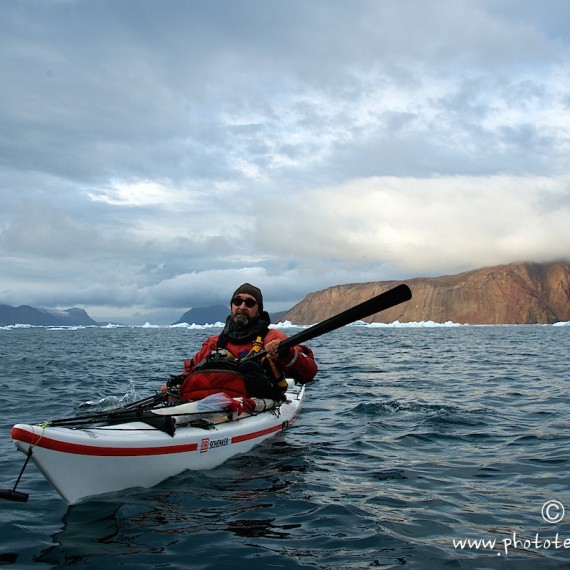 www.phototeam-nature.com-antognelli-greenland-kayak-expedition-nuussuaq-kokatat-sea kayaking UK- northern light paddle