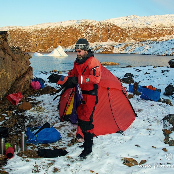 www.phototeam-nature.com-antognelli-greenland-kayak-expedition-nuussuaq-kokatat-sea kayaking UK- northern light paddle-tent-hillberg