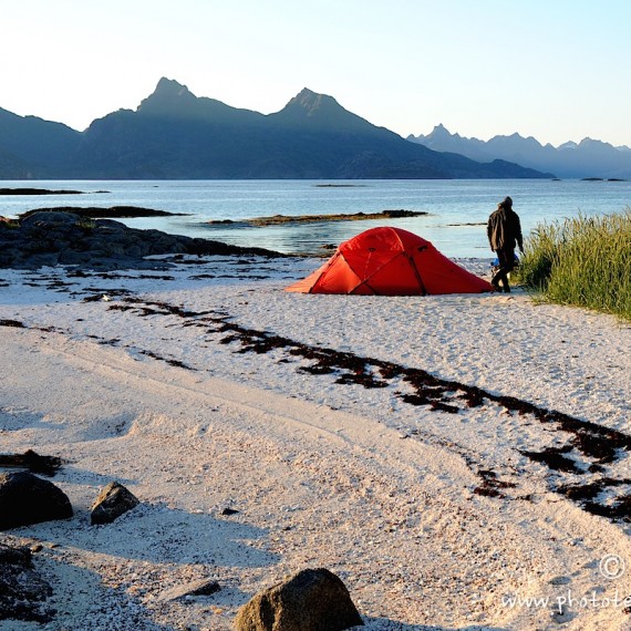 www.phototeam-nature.com-antognelli-norvege-lofoten-kayak-expedition-hilleberg