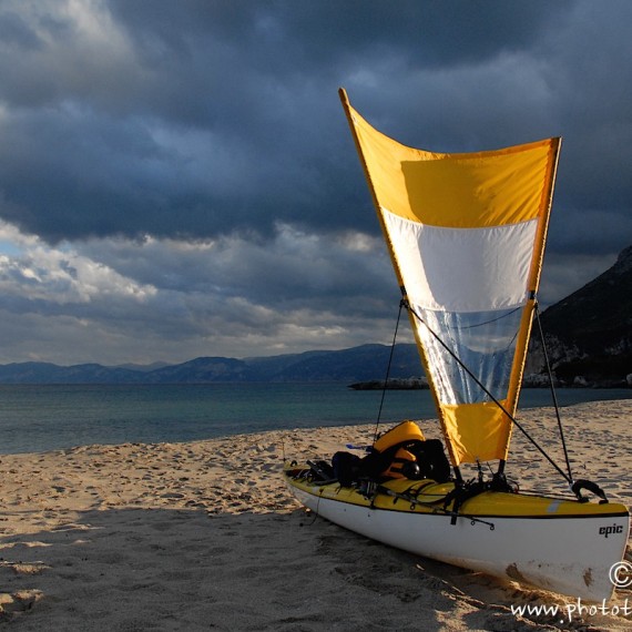 www.phototeam-nature.com-antognelli-sardaigne-italie-expediton-kayak-pacifaction-voile