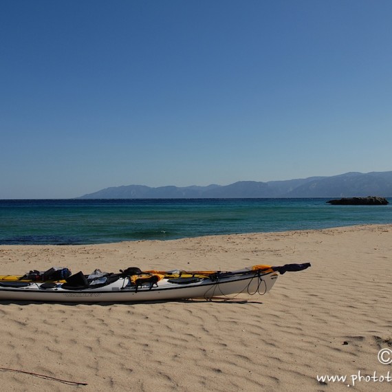 www.phototeam-nature.com-antognelli-sardaigne-italie-expediton-kayak-pacifaction-voile