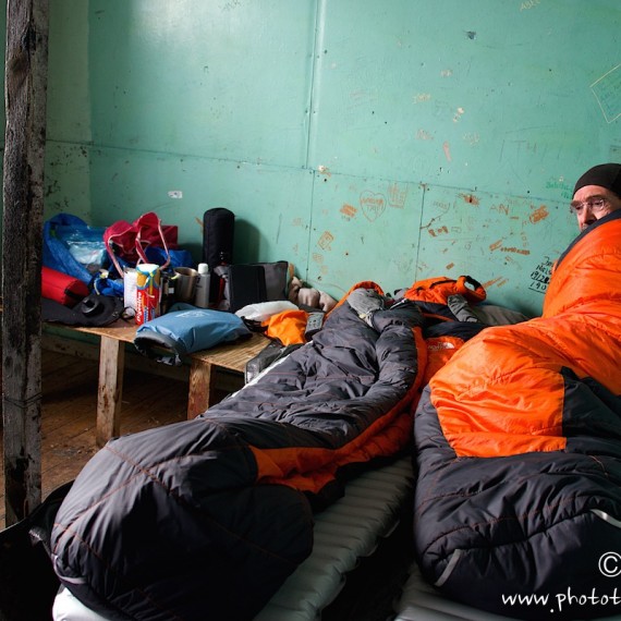 www.phototeam-nature.com-antognelli-greenland-kayak-expedition-cabane