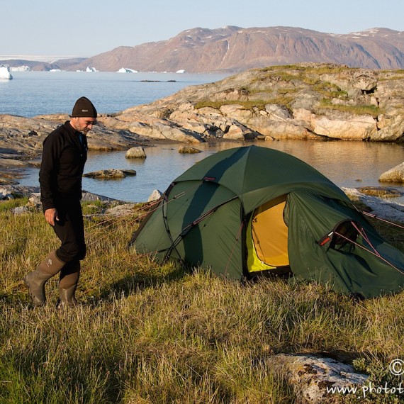 www.phototeam-nature.com-antognelli-greenland-kayak-expedition-tent-hilleberg