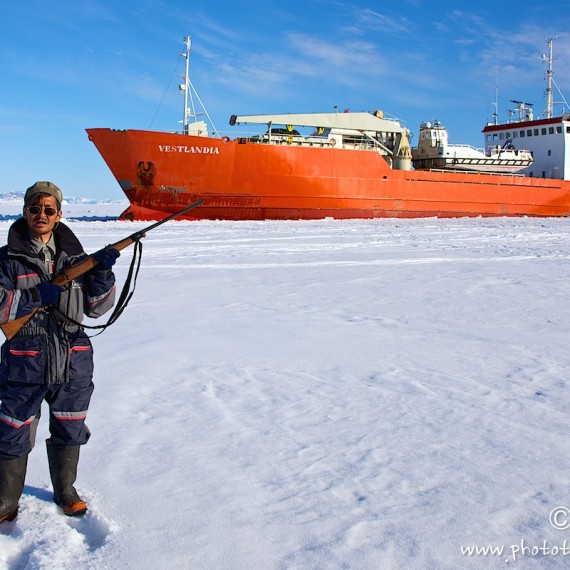 www.phototeam-nature.com-antognelli-greenland-nuussuaq-ship