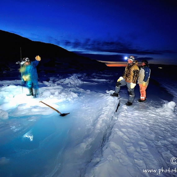 www.phototeam-nature.com-antognelli-greenland-nuussuaq-hunter-polar night