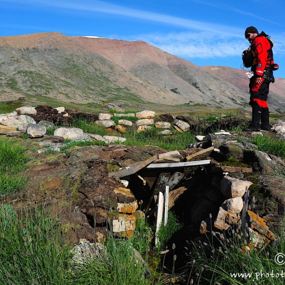 www.phototeam-nature.com-greenland-expedition-kayak-antognelli-hat