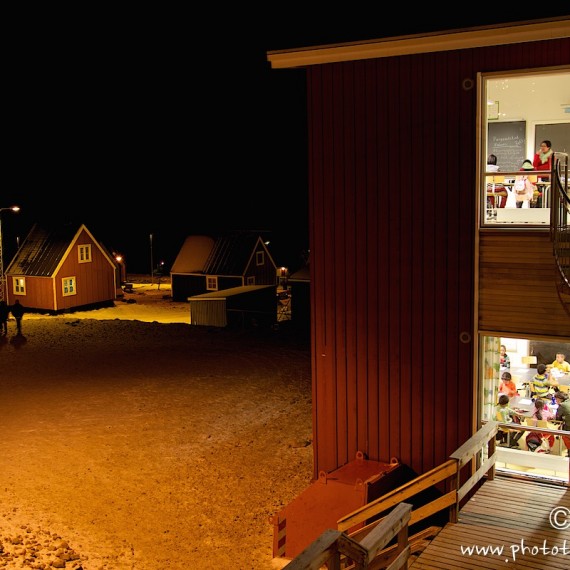 antognelli-www.phototeam-nature.com-greenland-qaanaaq-polar night-school