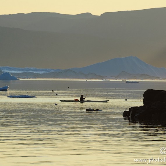 antognelli-www.phototeam-nature.com-greenland-qeqertat-kayak